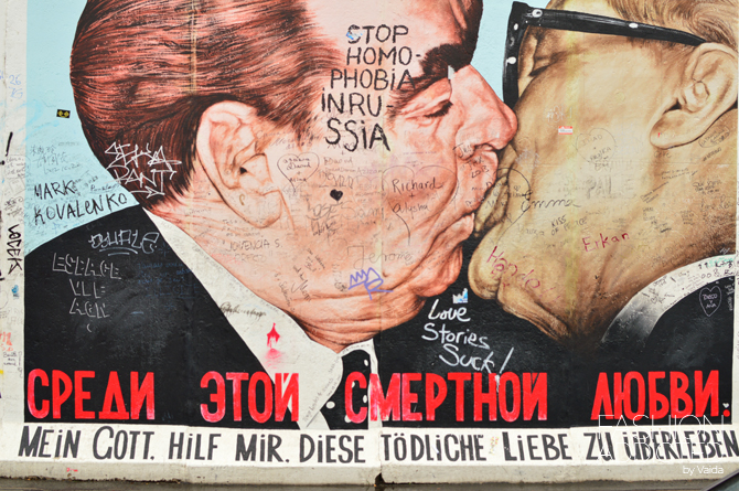 Berlin wall Kiss