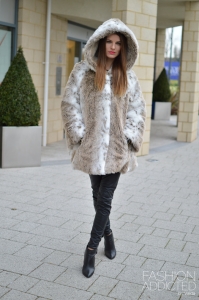 gharani-strok-hooded-fur-coat