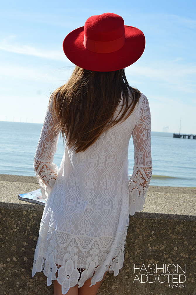 boohoo-white-lace-dress-and-catarzi-red-hat