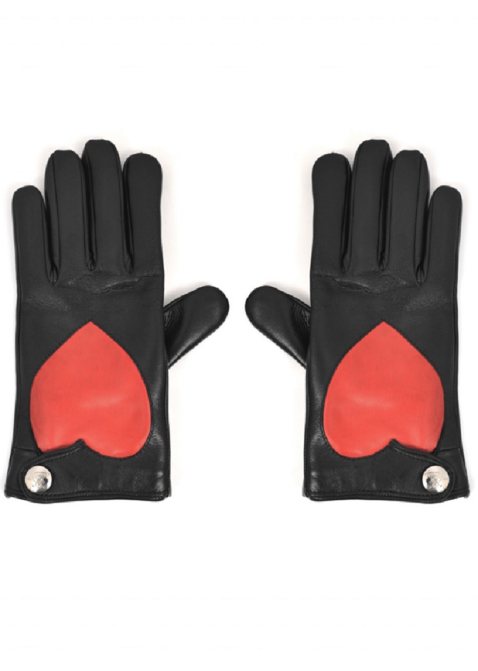 VIVIENNE-WESTWOOD-Nappa-Heart-Gloves