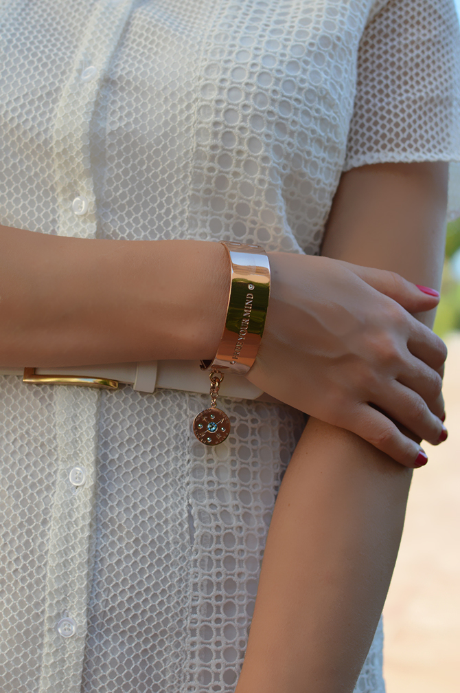 nikki-lissoni-golden-bracelet