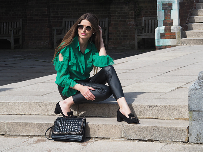 how-to-wear-green-top-fashion-blogger-london