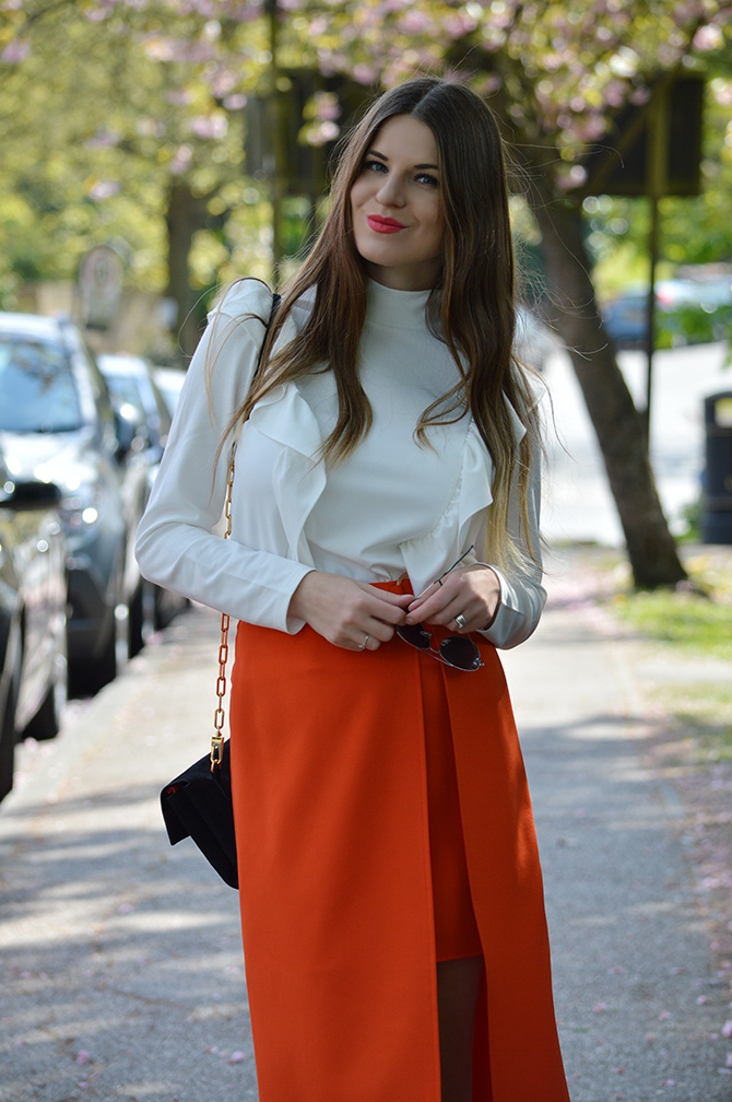 Orange skirt what color top best sale