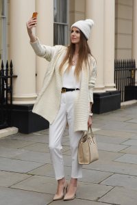 all-in-white-outfit-autumn-gucci-belt-fashion-blogger-london