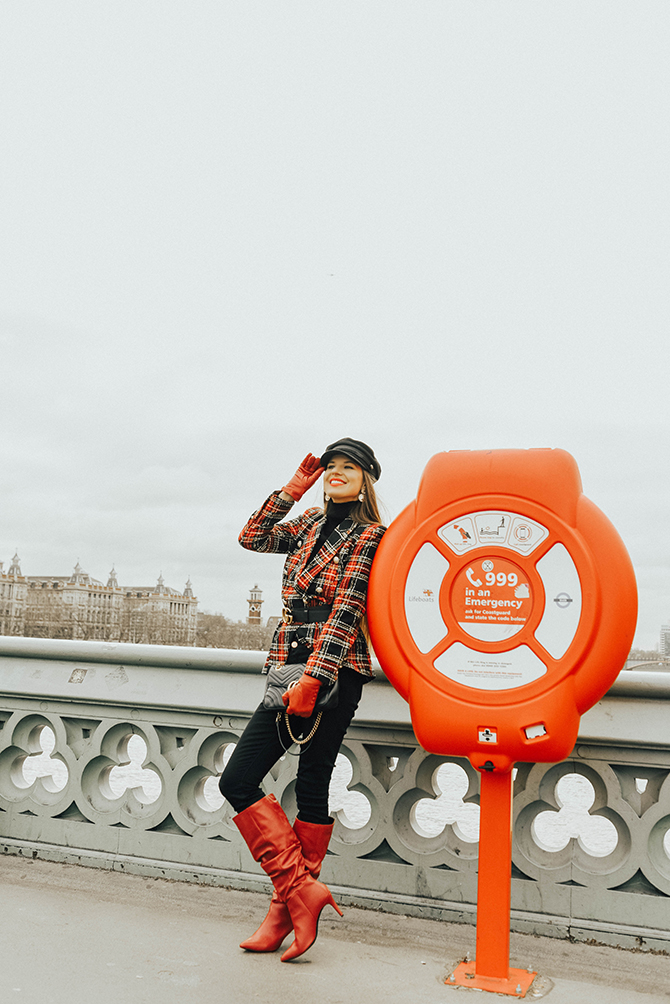 how-to-wear-tartan-blazer-gucci-handbag-good-american-jeans-baker-hat-fashion-blogger-london-9