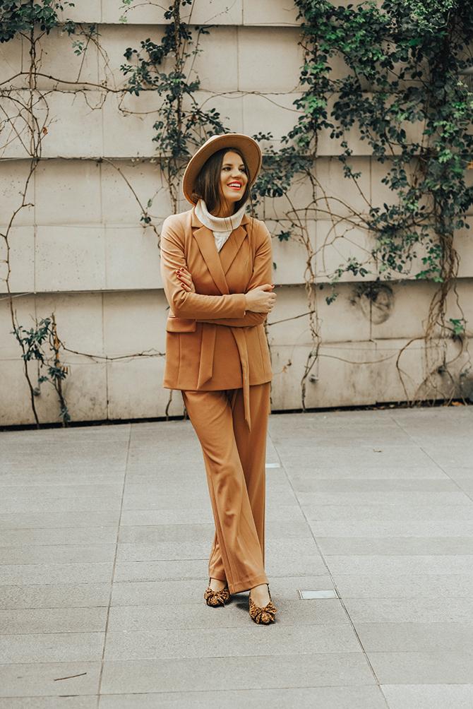 tan-suit-debenhams-fashion-blogger-london-green-coat-leopard-shoes