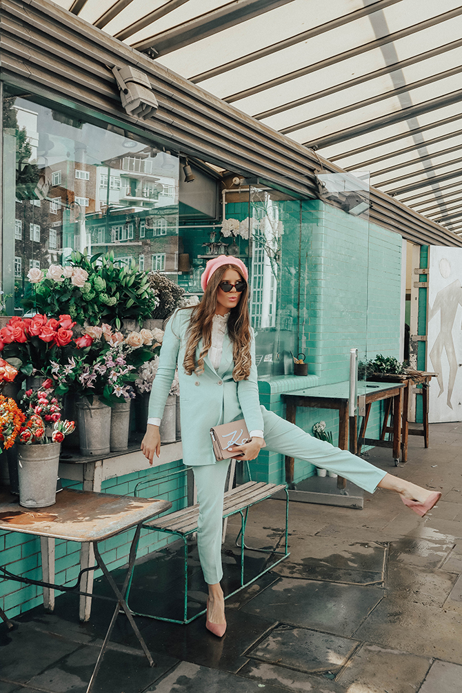 mint-green-suit-pink-beret-karl-lagerfeld-signature-bag-fashion-blogger-london-5