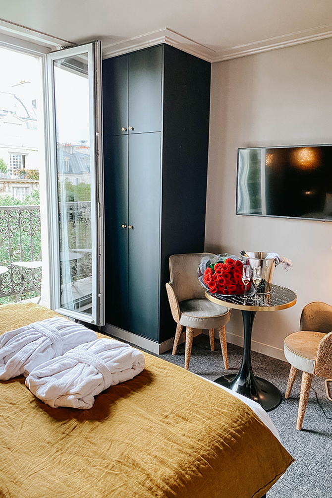 rayz-eiffel-hotel-paris-terrace-eiffel-view-review-blogger-3