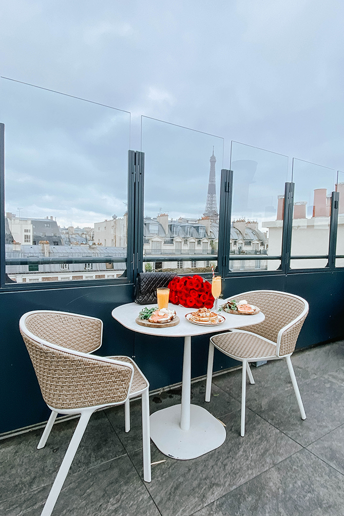 rayz-eiffel-hotel-paris-terrace-eiffel-view-review-blogger-6