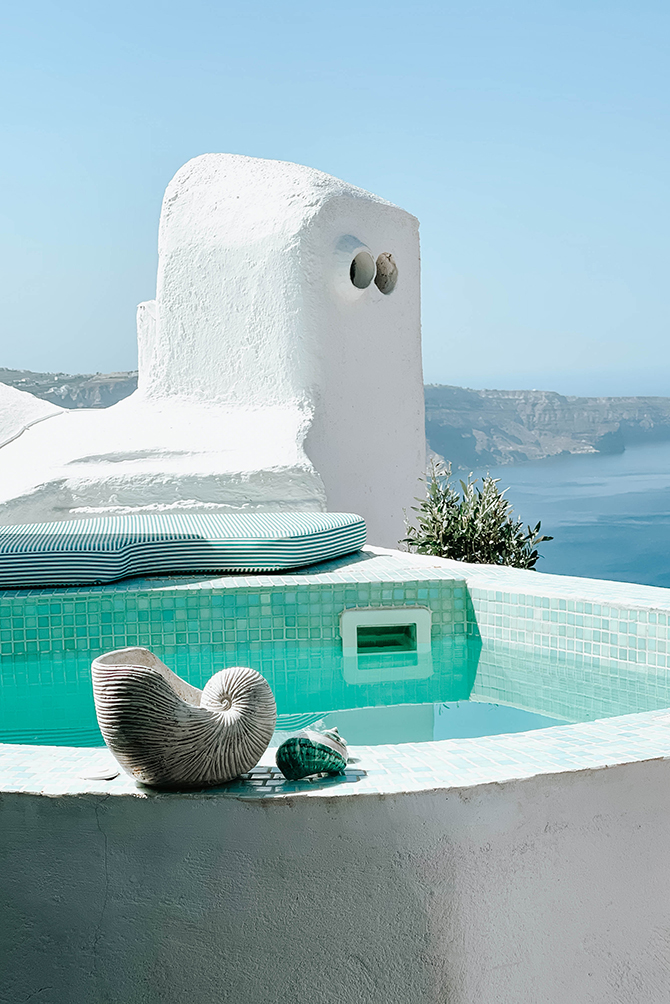 maria-paradeiso-santorini-hotel-jacuzzi