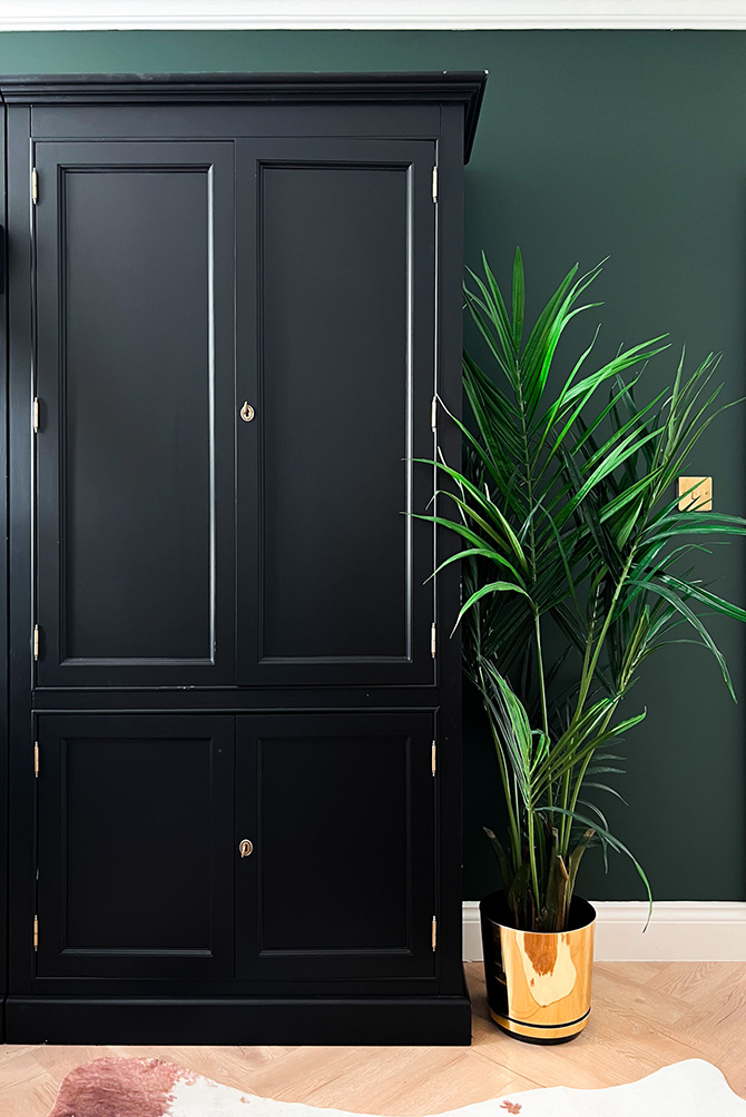 angelandboho_Shaker-Library-bookcase-ladder_wardrobe
